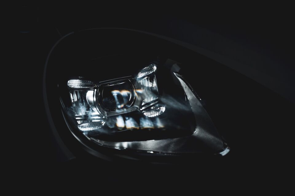 Porsche Cayenne 958.2 (14-17) için 2018+ PDLS LED Far Seti