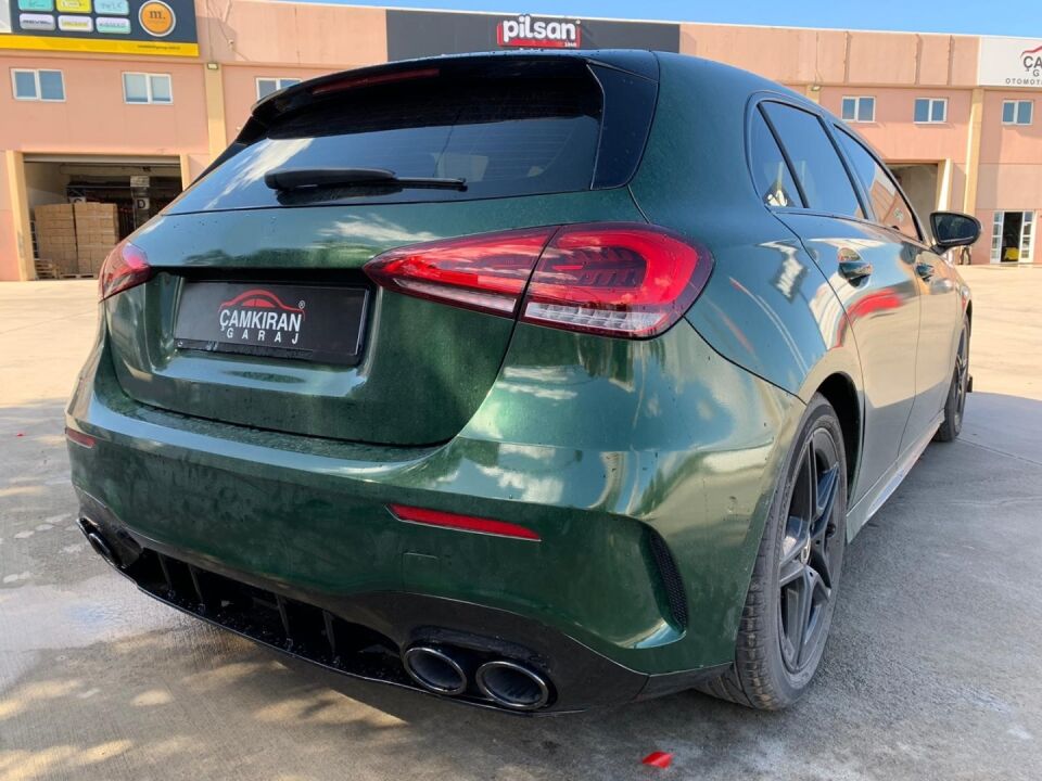Mercedes-Benz A Serisi W177 Hatchback A45 S Difüzör ve Siyah Egzoz Seti