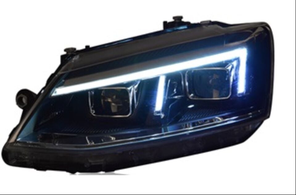 Volkswagen Jetta 2015-2018 Makyajlı Kasa U-LED Kayar Sinyalli Far Seti