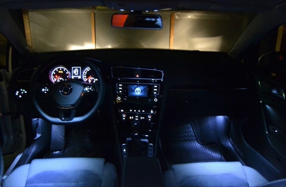 Volkswagen Golf 7/7.5 2013-2020 Orijinal Ekran Kontrollü 64 Renk Ambiyans Aydınlatma Seti