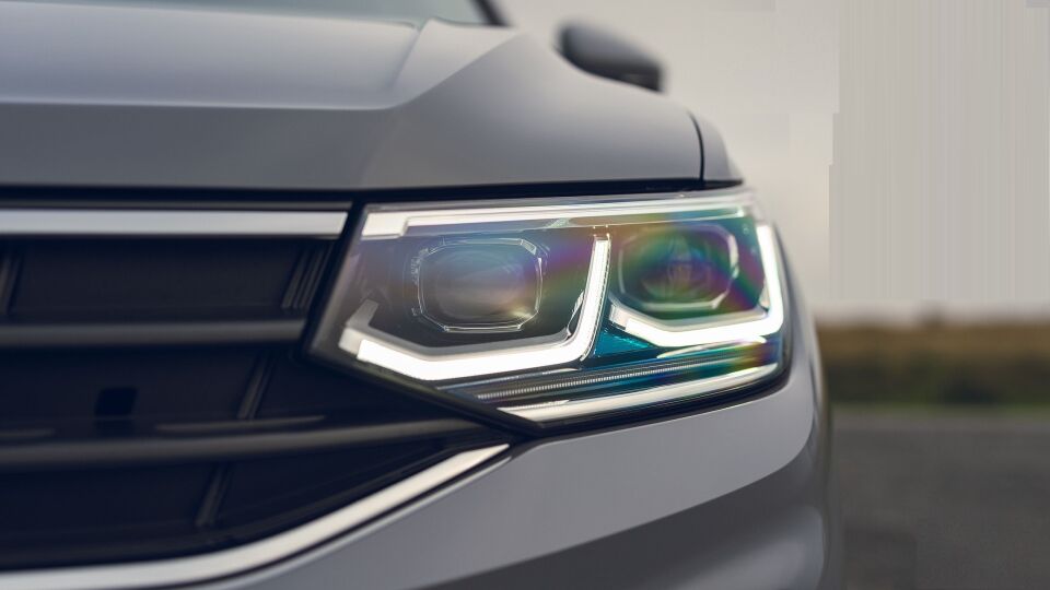 Volkswagen Tiguan 2021+ Makyajlı Kasa Halojen Uyumlu IQ Full LED Far Seti
