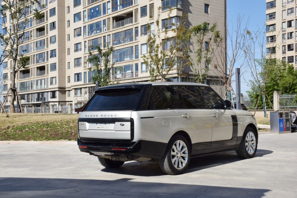 Range Rover L405 (13-17) için 2022+ L460 Kasa Dönüşüm Kiti
