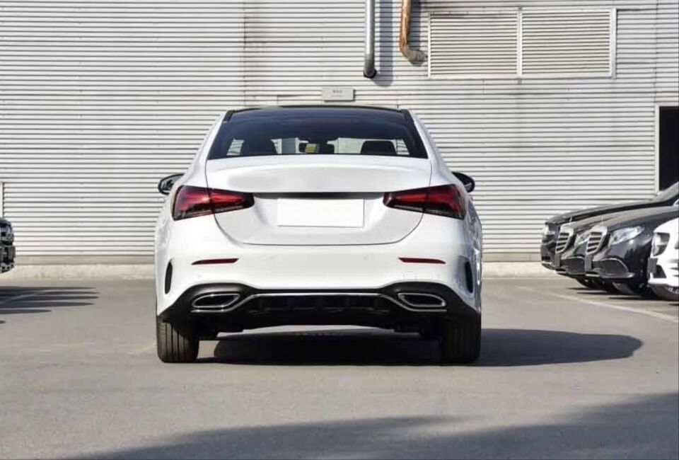 Mercedes A Serisi W177 Sedan (19+) için AMG-Line Body Kit Seti