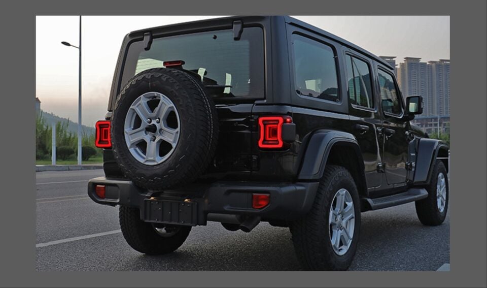 Jeep Wrangler JK 3D Efektli Füme LED Stop Takımı