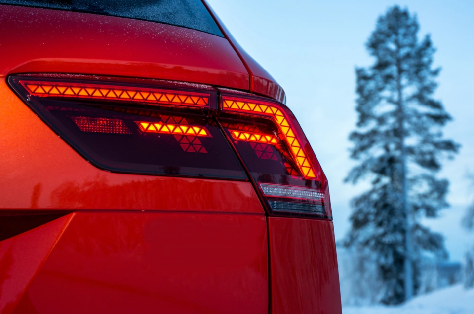 Volkswagen Tiguan 2016-2020 Highline Kayar Sinyalli LED Stop Seti