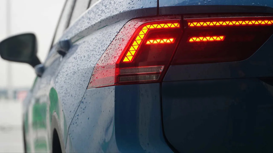 Volkswagen Tiguan 2016-2020 Highline Kayar Sinyalli LED Stop Seti