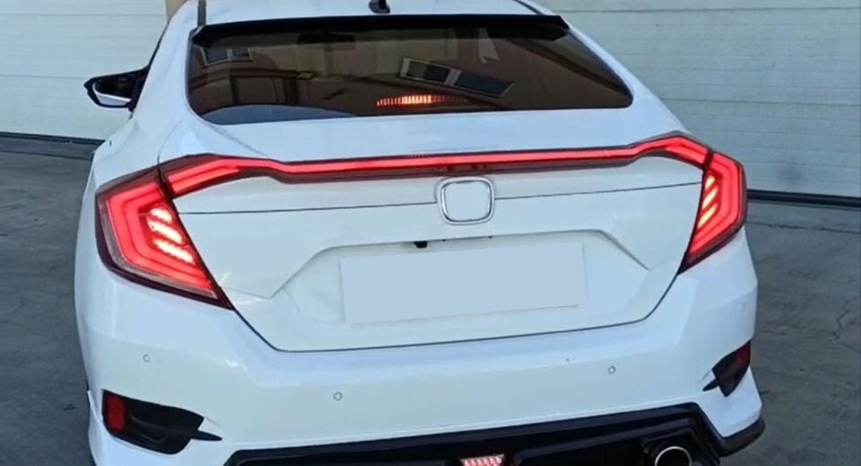 Honda Civic FC5 Spoiler ve Kayar Sinyalli LED Stop Takımı Kırmızı