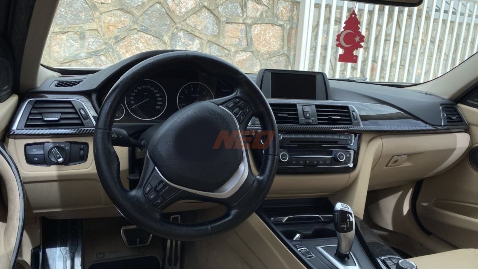 BMW 3 Serisi F30 Göğüslük Çıtası - Karbon (2 Parça)