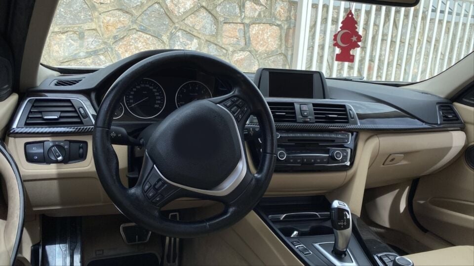 BMW 3 Serisi F30 Göğüslük Çıtası - Karbon (2 Parça)