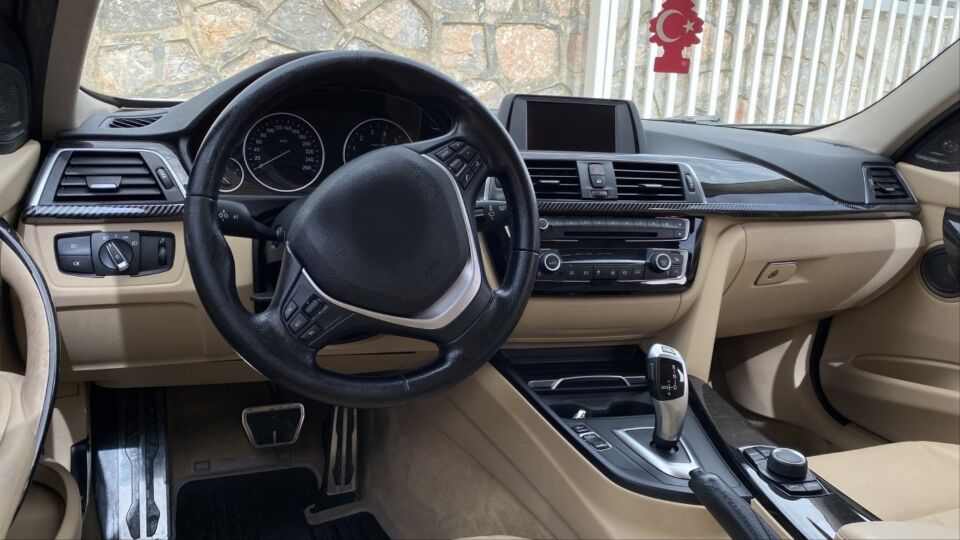 BMW 3 Serisi F30 Göğüslük Çıtası - Karbon (2 Parça)