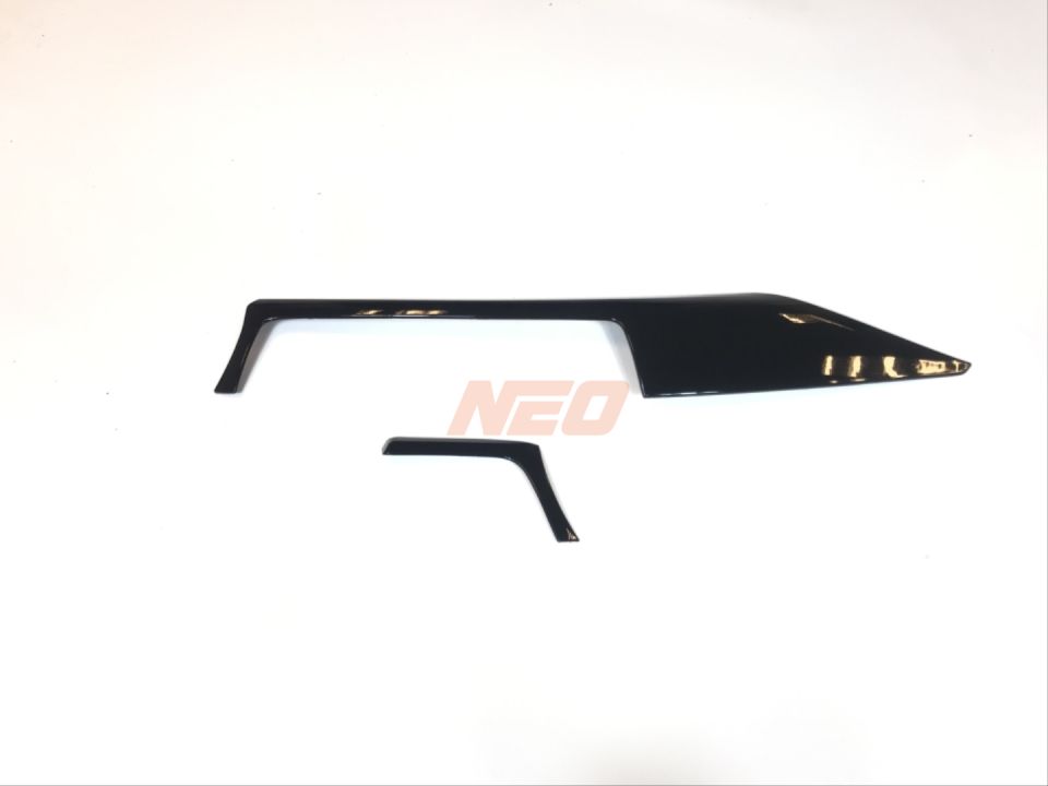 BMW 3 Serisi F30 Göğüslük Kaplama - Piano Black (2 Parça)