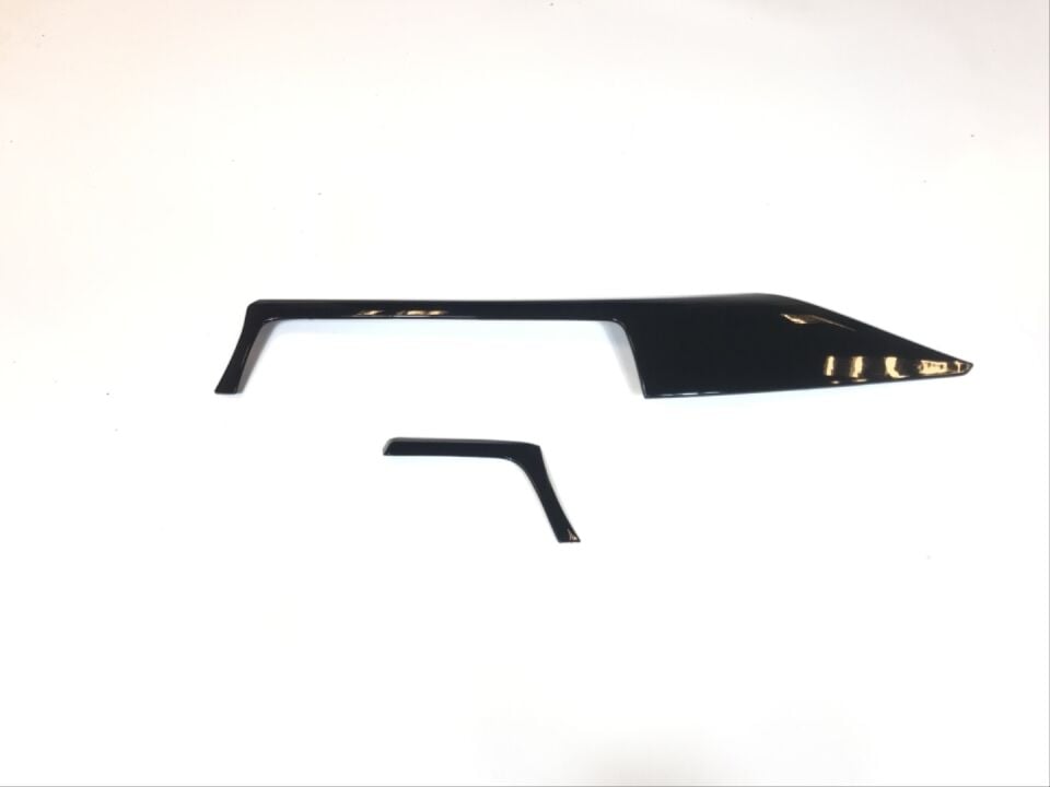 BMW 3 Serisi F30 Göğüslük Kaplama - Piano Black (2 Parça)
