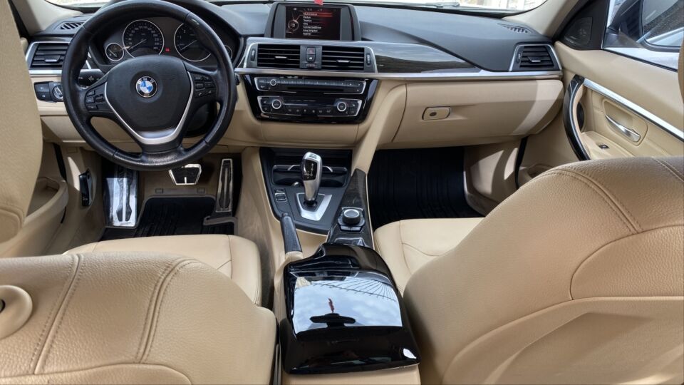 BMW 3 Serisi F30 Kol Dayama Kaplama - Piano Black