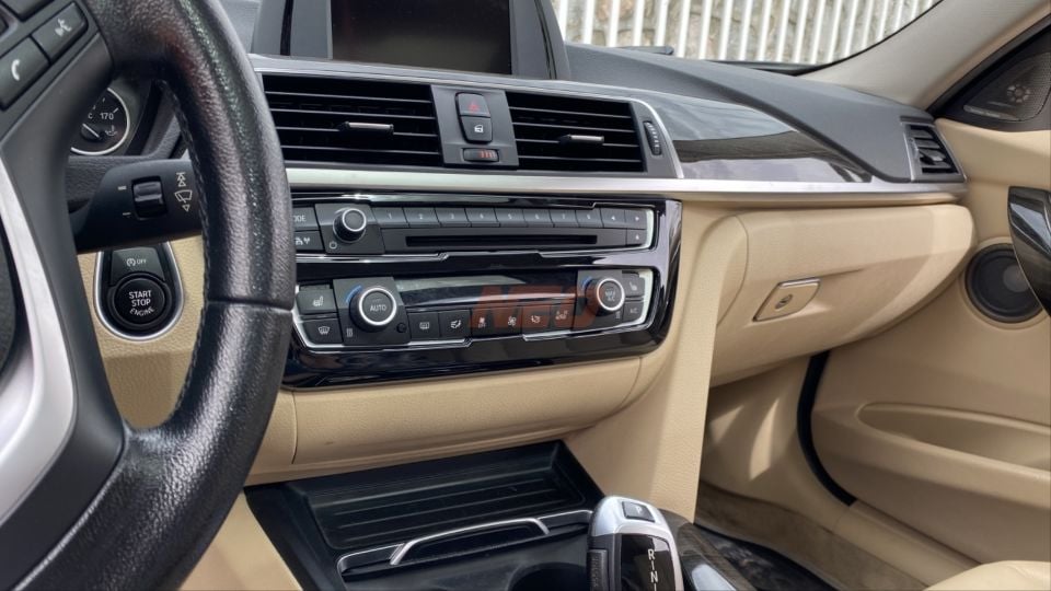 BMW 3 Serisi F30 Klima Panel Kaplama - Piano Black
