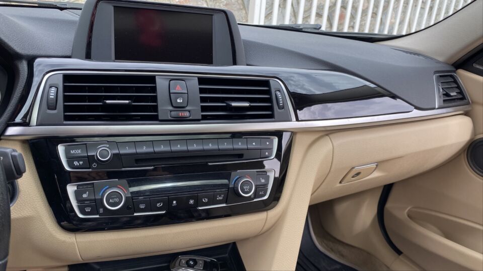 BMW 3 Serisi F30 Klima Panel Kaplama - Piano Black