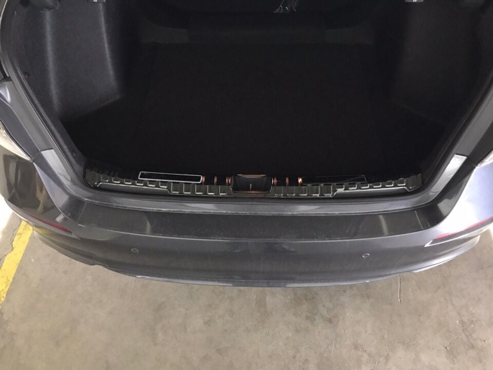 Honda Civic FE1 2022+ Arka Tampon Eşik Koruması Titanyum Siyah