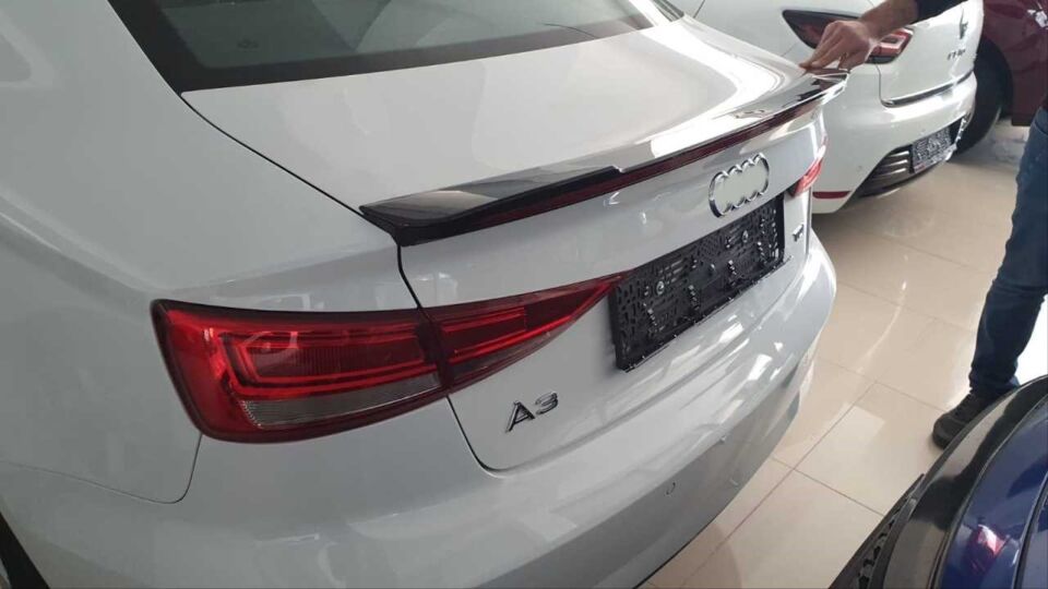 Audi A3 Sedan 8V (13-19) Animasyonlu LED Bagaj Spoyleri Piano Black