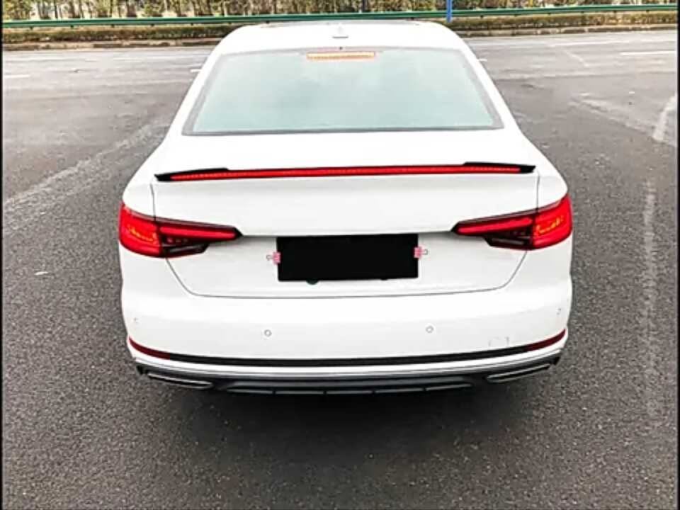 Audi A4 B9 2016-2019 Kayar Sinyalli LED'li Bagaj Spoyleri (Piano Black)