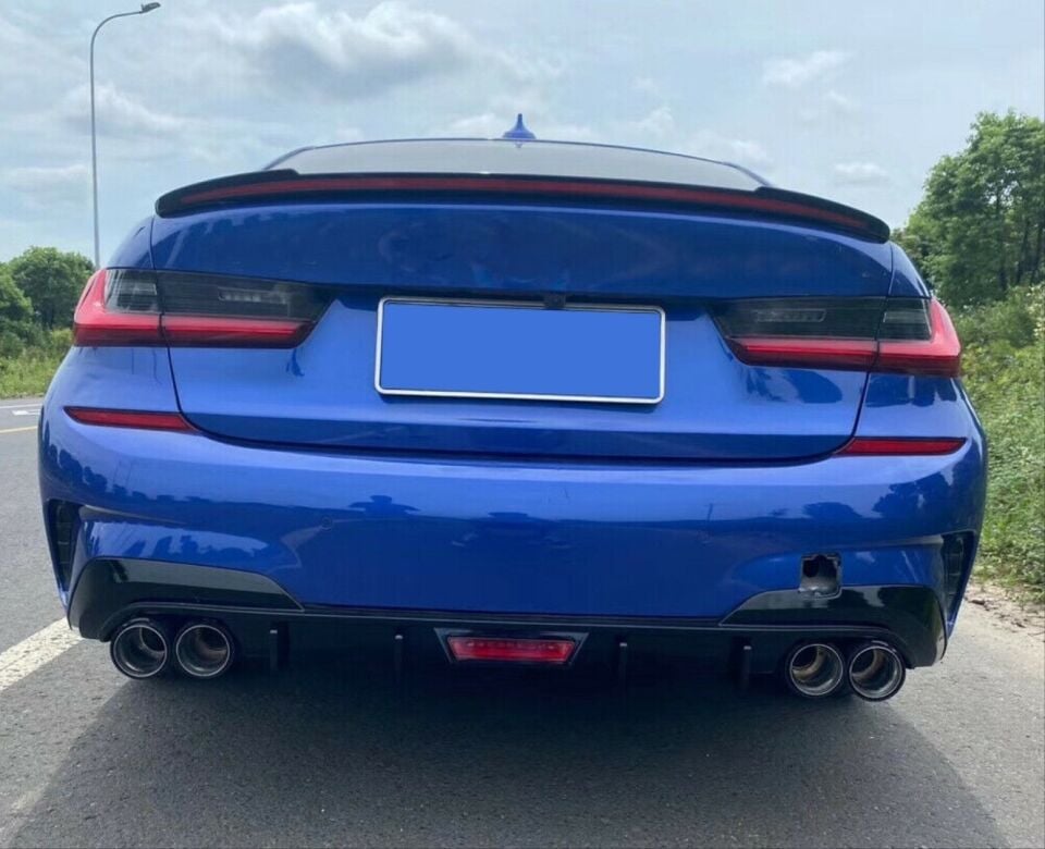 BMW 3 Serisi G20 LED Spoiler - Piano Black