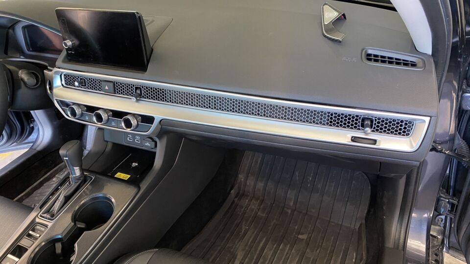 Honda Civic FE1 2022+ Göğüslük Kaplama Seti Silver 2 Parça