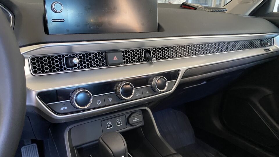 Honda Civic FE1 2022+ Göğüslük Kaplama Seti Silver 2 Parça
