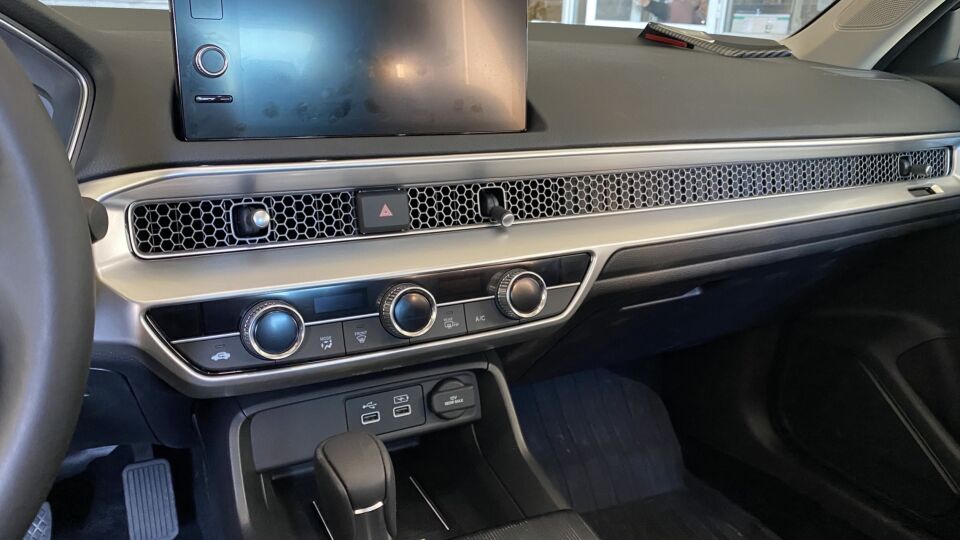 Honda Civic FE1 2022+ Göğüslük Kaplama Seti Silver 2 Parça