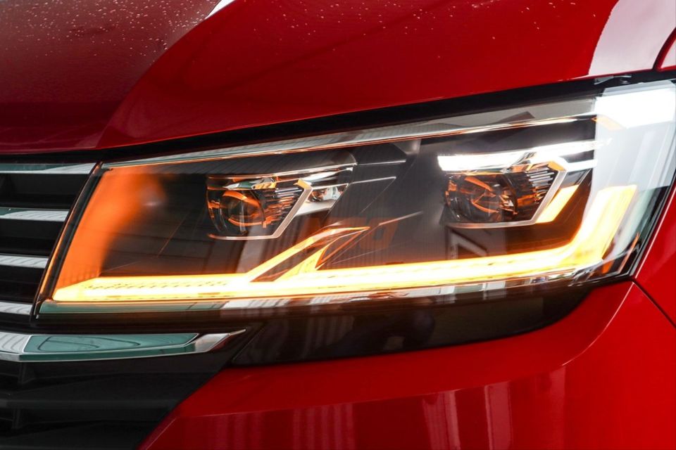 Volkswagen T6 (16-19) için T6.1 Makyajlı Dinamik LED Far Seti (Halojen Uyumlu)