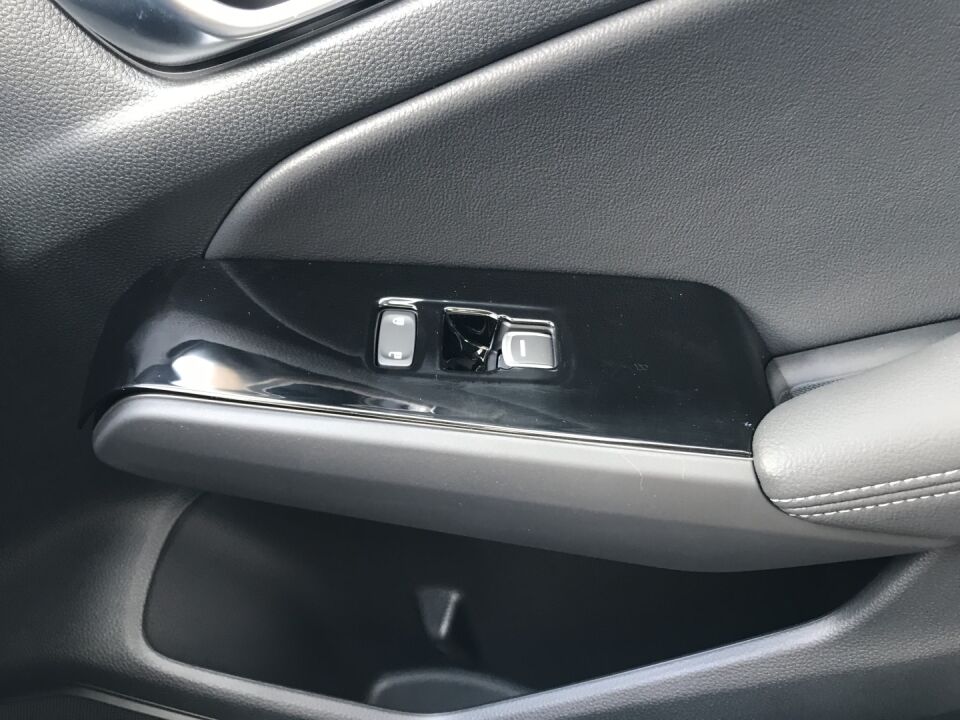 Honda Civic FE1 2022+ Cam Düğme Paneli Kaplama Seti Piano Black