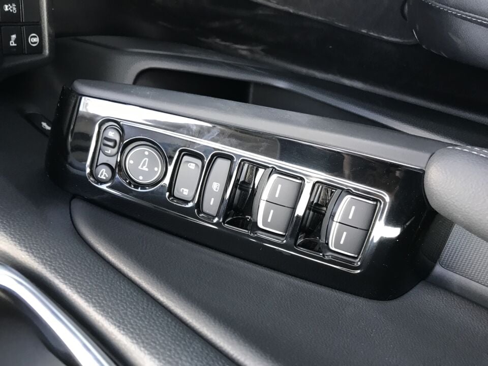 Honda Civic FE1 2022+ Cam Düğme Paneli Kaplama Seti Piano Black