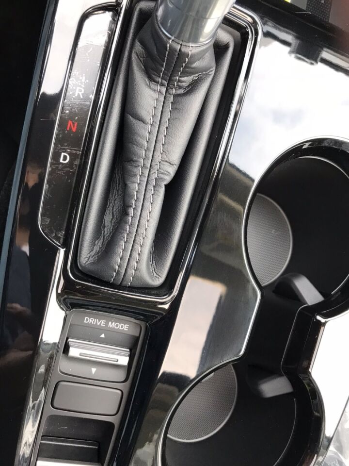 Honda Civic FE/FL (2022+) Vites Konsolu Çerçeve Kaplaması Piano Black