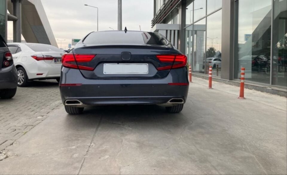 Honda Accord (18-22) V1 Animasyonlu Kayar Sinyalli LED Stop Seti Kırmızı