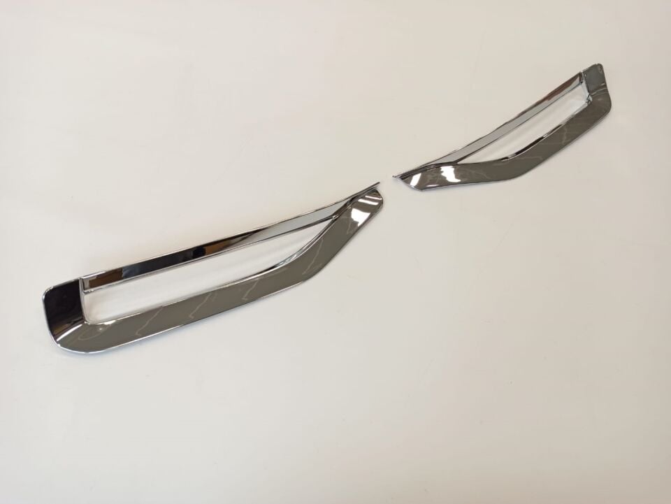 Toyota Corolla 2019+ Krom Arka Tampon Reflektör Çerçevesi Seti