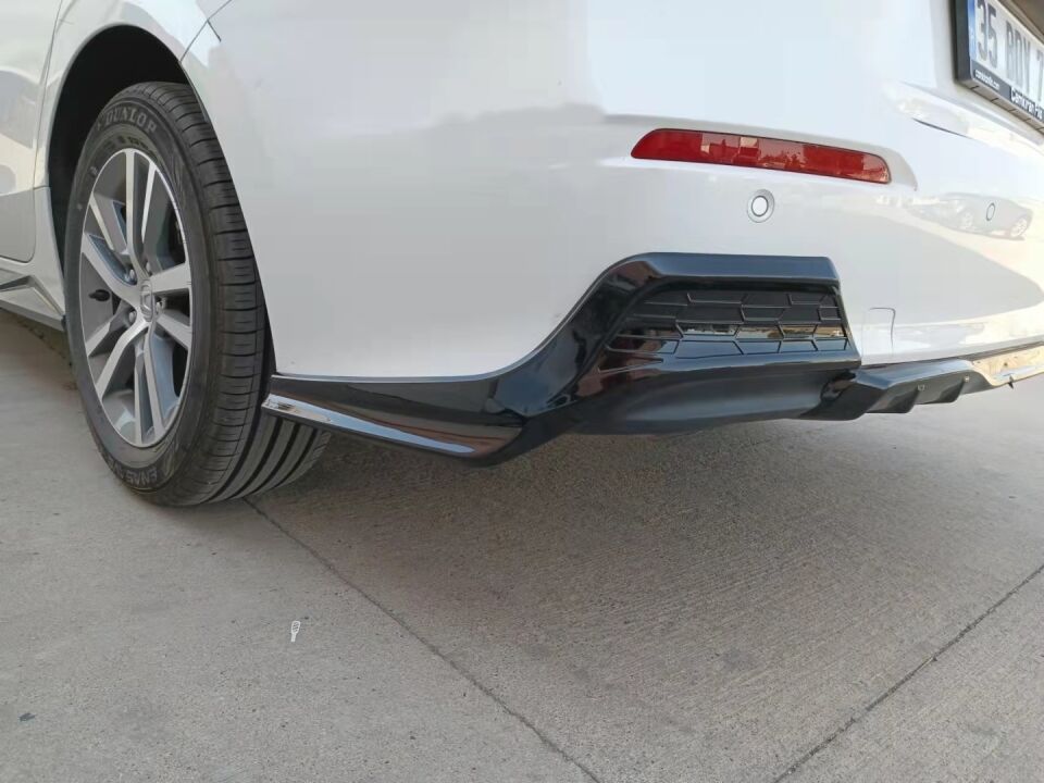 Honda Civic FE1 Sedan Arka Tampon Köşe Flap Seti Piano Black
