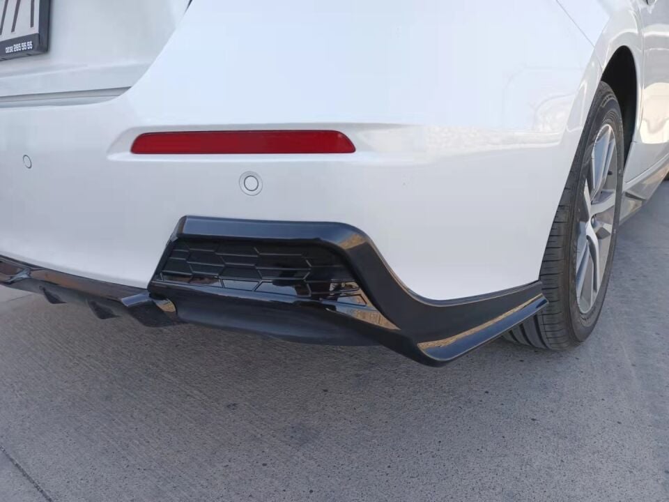 Honda Civic FE1 Sedan Arka Tampon Köşe Flap Seti Piano Black