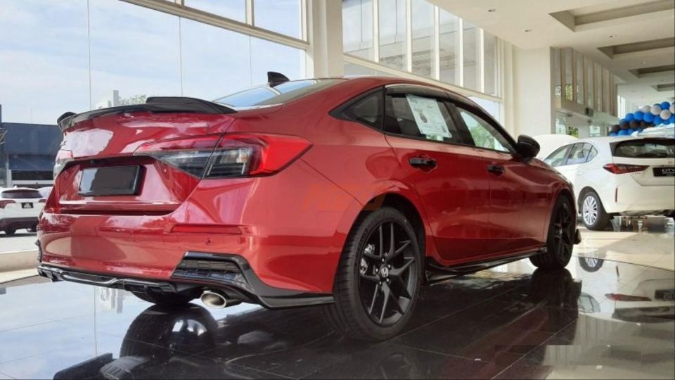 CIVIC FE1 2022 IÇIN UYUMLU  ARKA FLAP TAKIMI - PIANO BLACK