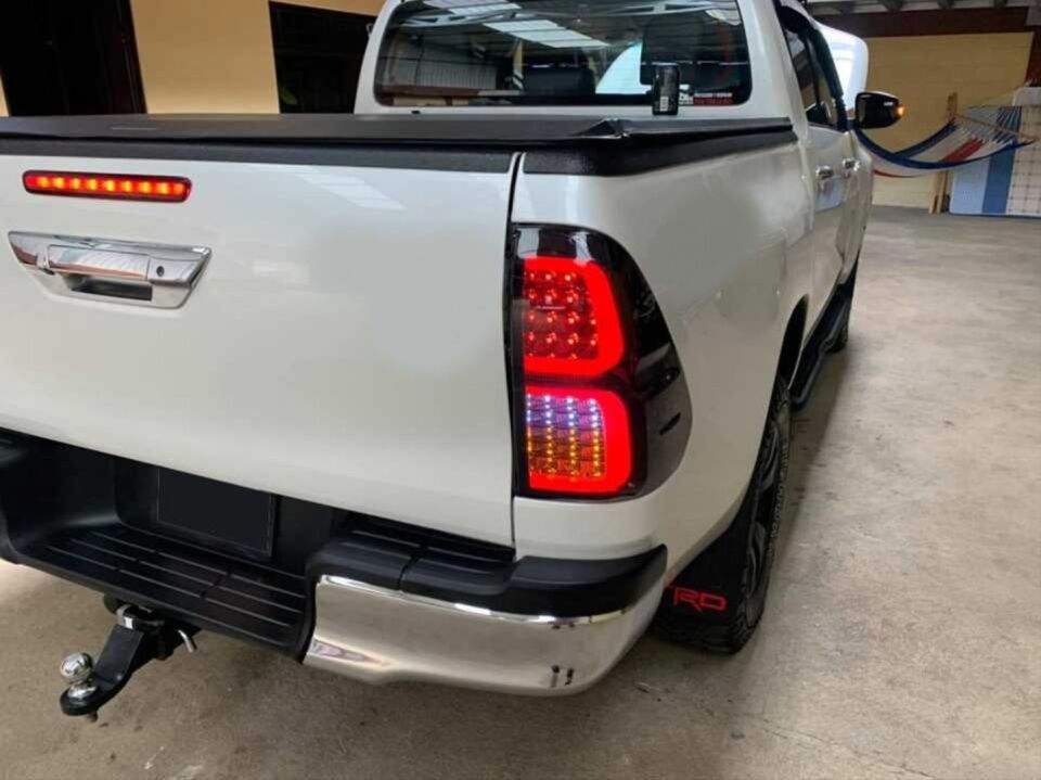 Toyota Hilux Revo 2016-2020 LED Stop Takımı Smoke