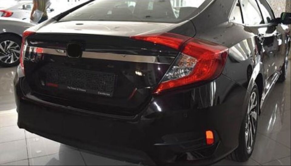 Honda Civic FC5 Sedan Bagaj Üstü Çıtası İnce Tip Krom