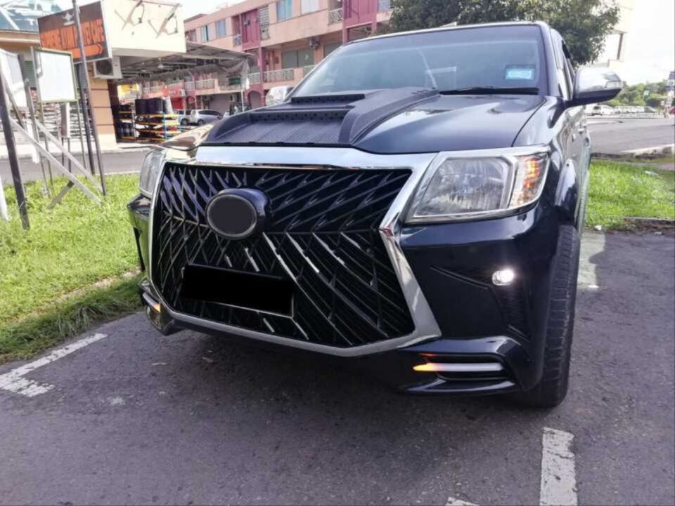 Toyota Hilux Vigo (12-15) Lexus Ön Tampon ve Panjur Dönüşüm Kiti
