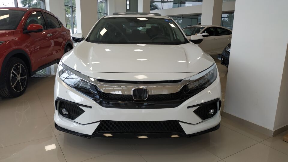 Honda Civic FC5 Concept Ön Tampon Eki (Piyano Siyah Detaylı)
