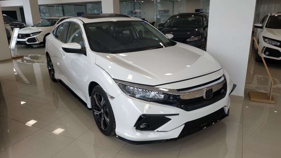 Honda Civic FC5 Concept Ön Tampon Eki (Piyano Siyah Detaylı)