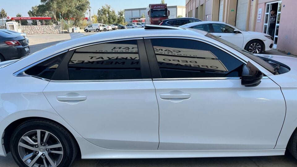 Honda Civic FE1 Sedan Kapı Cam Sıyırıcı Çıta Seti 4 Parça Piano Black