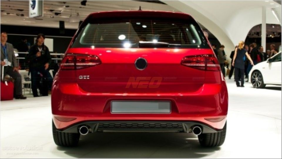GOLF 7 2013-2018 IÇIN UYUMLU GTI DIFUZOR  PIANO BLACK