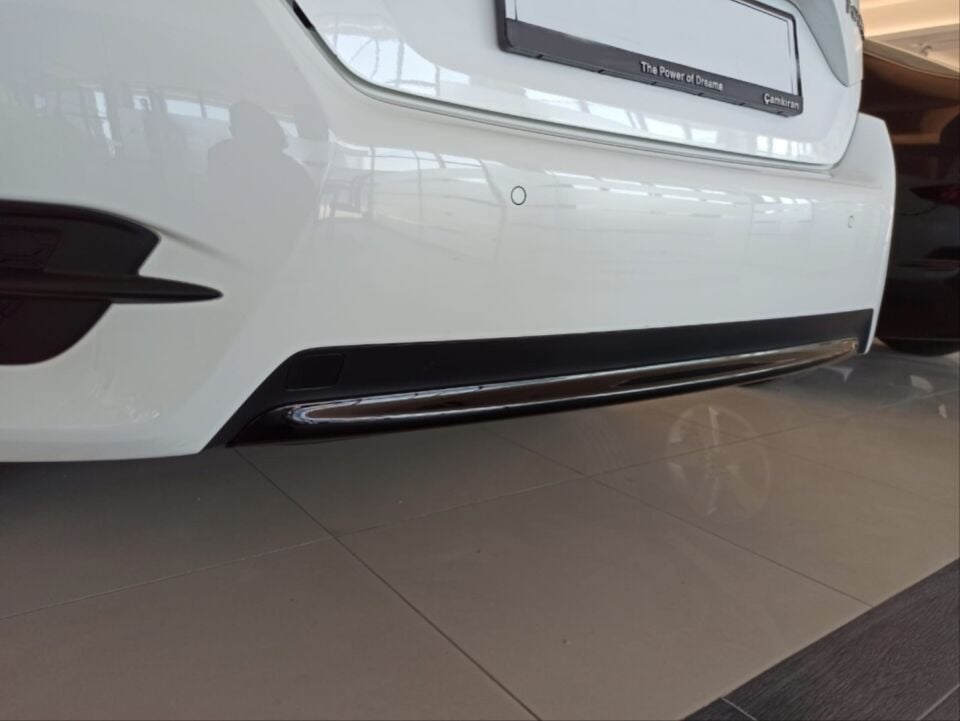 Honda Civic FC5 Arka Tampon Alt Çıta Kaplaması Piano Black