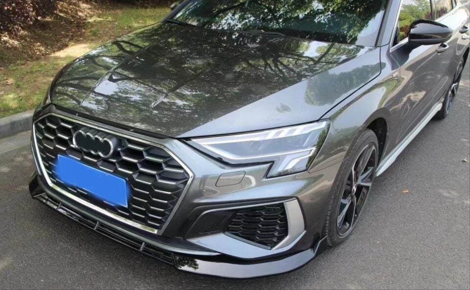 Audi A3 8Y S-Line Ön Lip Eklentisi Piano Black