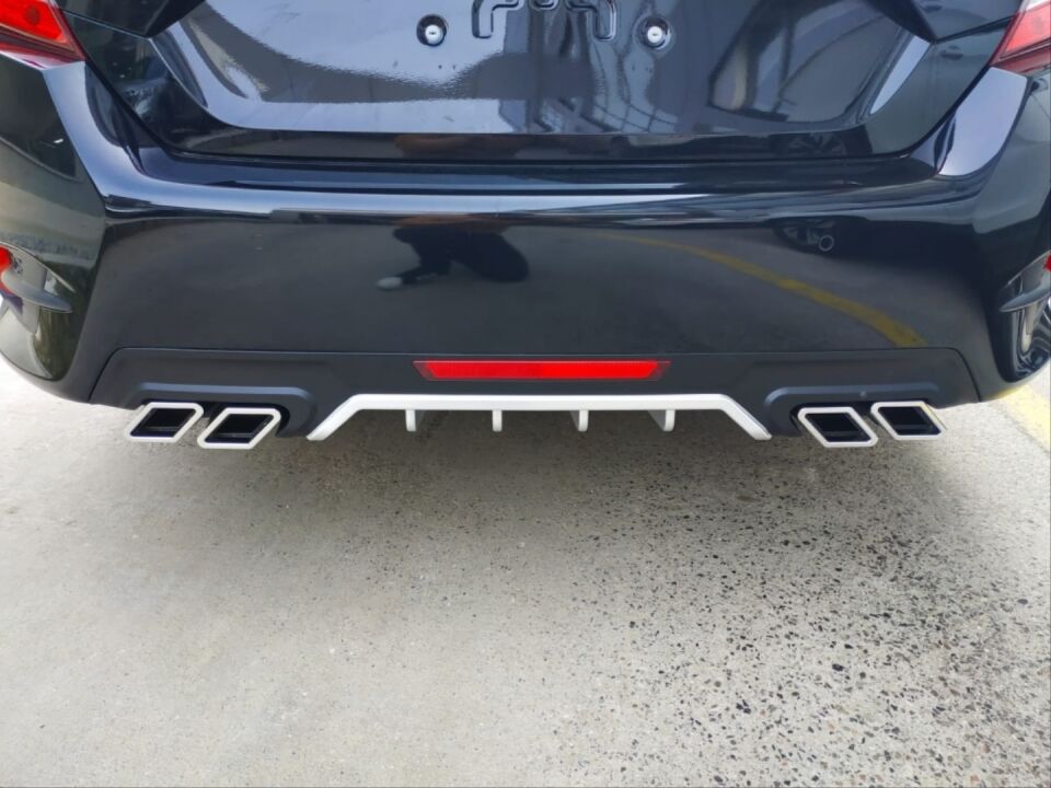Honda Civic FC5 Sedan Kare Çıkışlı Arka Tampon Difüzörü Gümüş