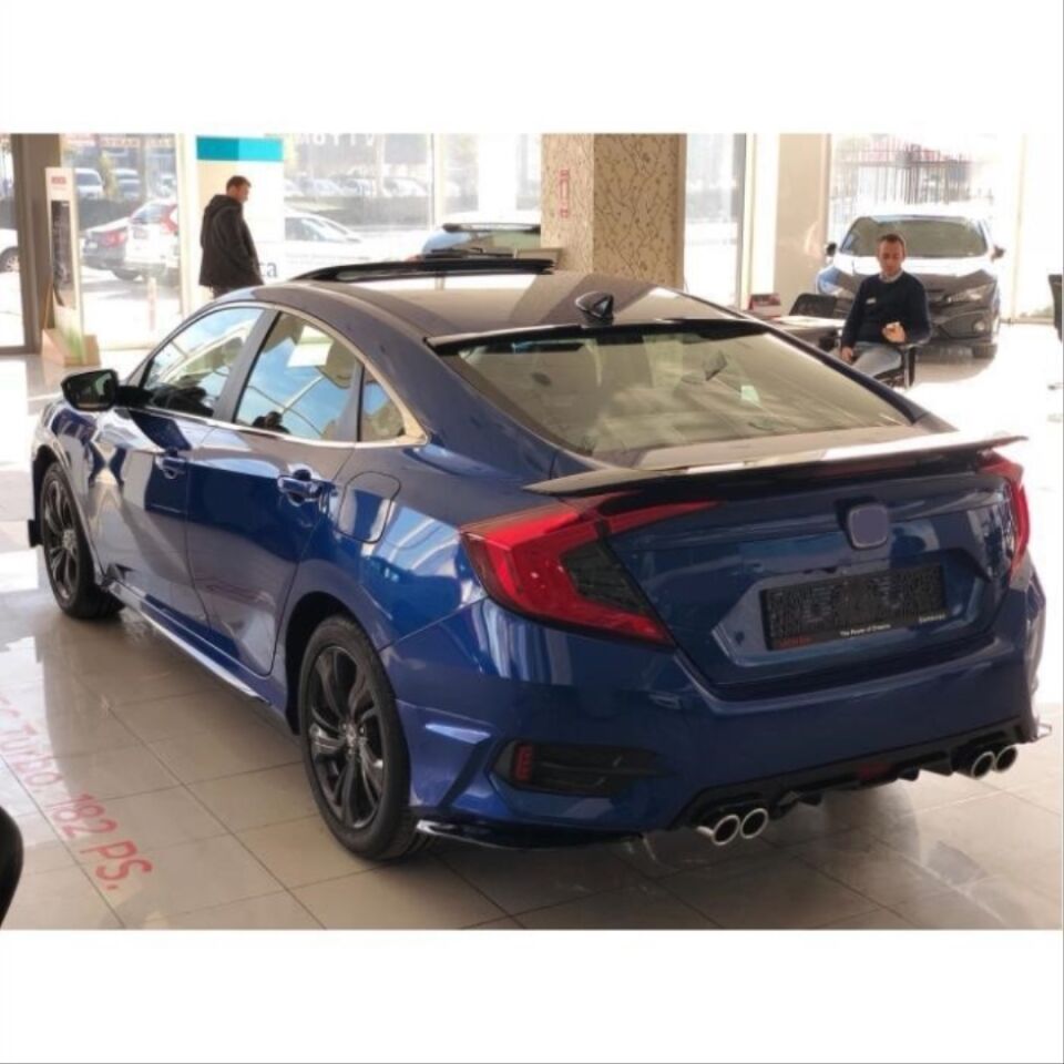 Honda Civic FC5 Sedan 4 Çıkışlı Arka Tampon Difüzörü Piano Black