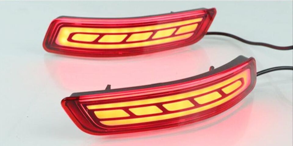 Toyota Corolla (14-16) LED Bar Kayar Sinyalli Reflektör Kırmızı
