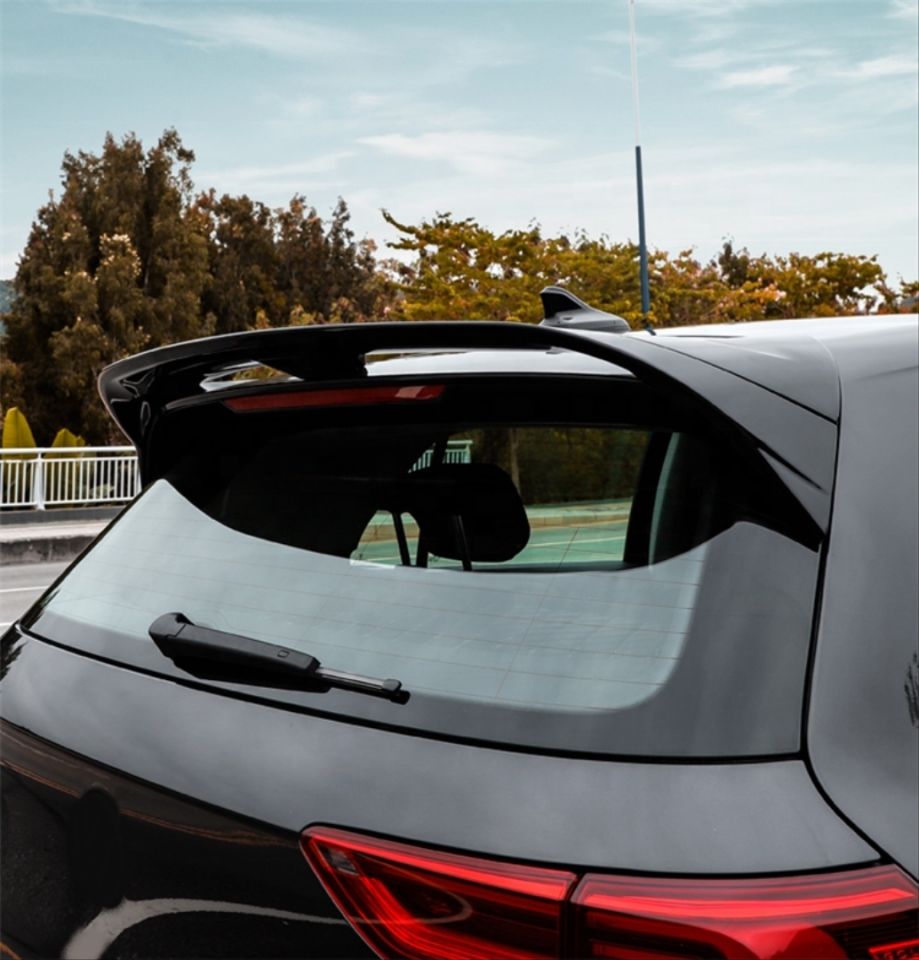 VW Golf 8 Tavan Spoyleri Piano Black