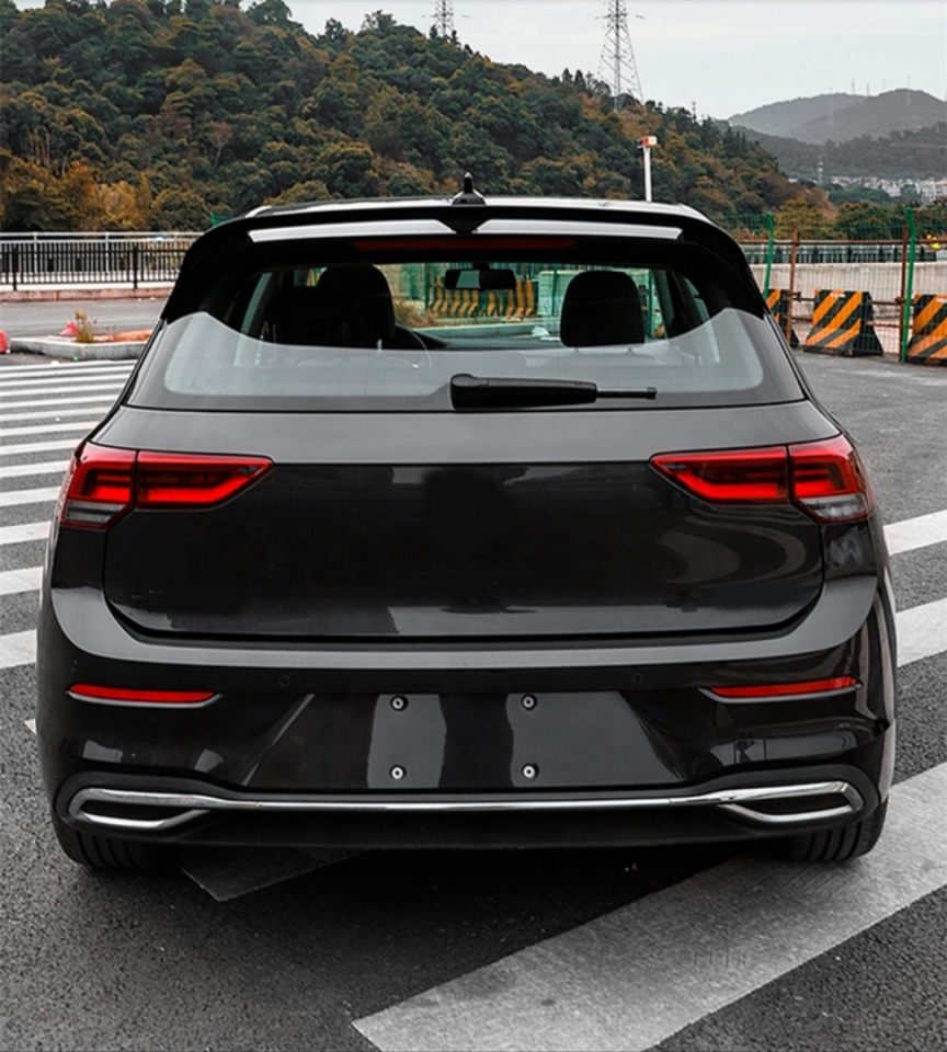 VW Golf 8 Tavan Spoyleri Piano Black