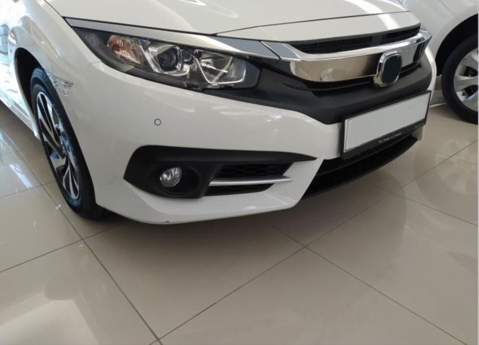 Honda Civic FC5 Ön Tampon Sis Farı Orta Çıtası Krom